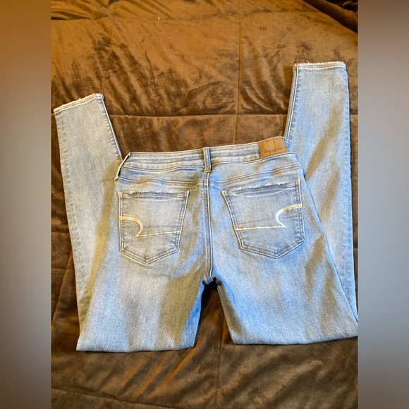 American Eagle, size 6 regular, light blue rinse, cute and comfy jeggings - Picture 5 of 8